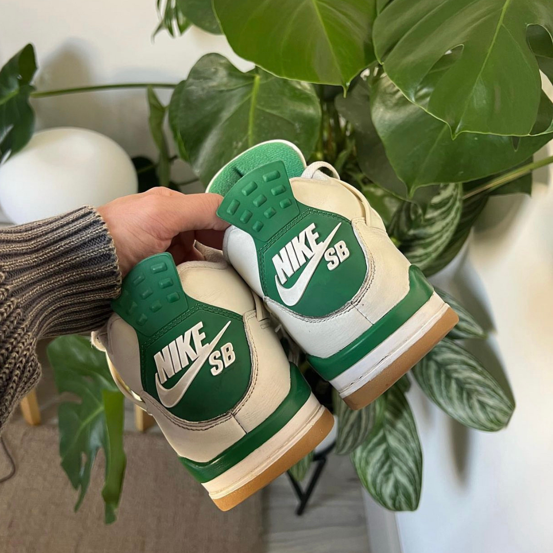 Nike SB x Air Jordan 4 Retro Pine Green