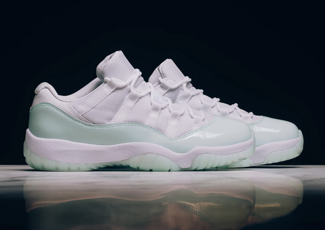 Jordan 11 Retro Low Igloo