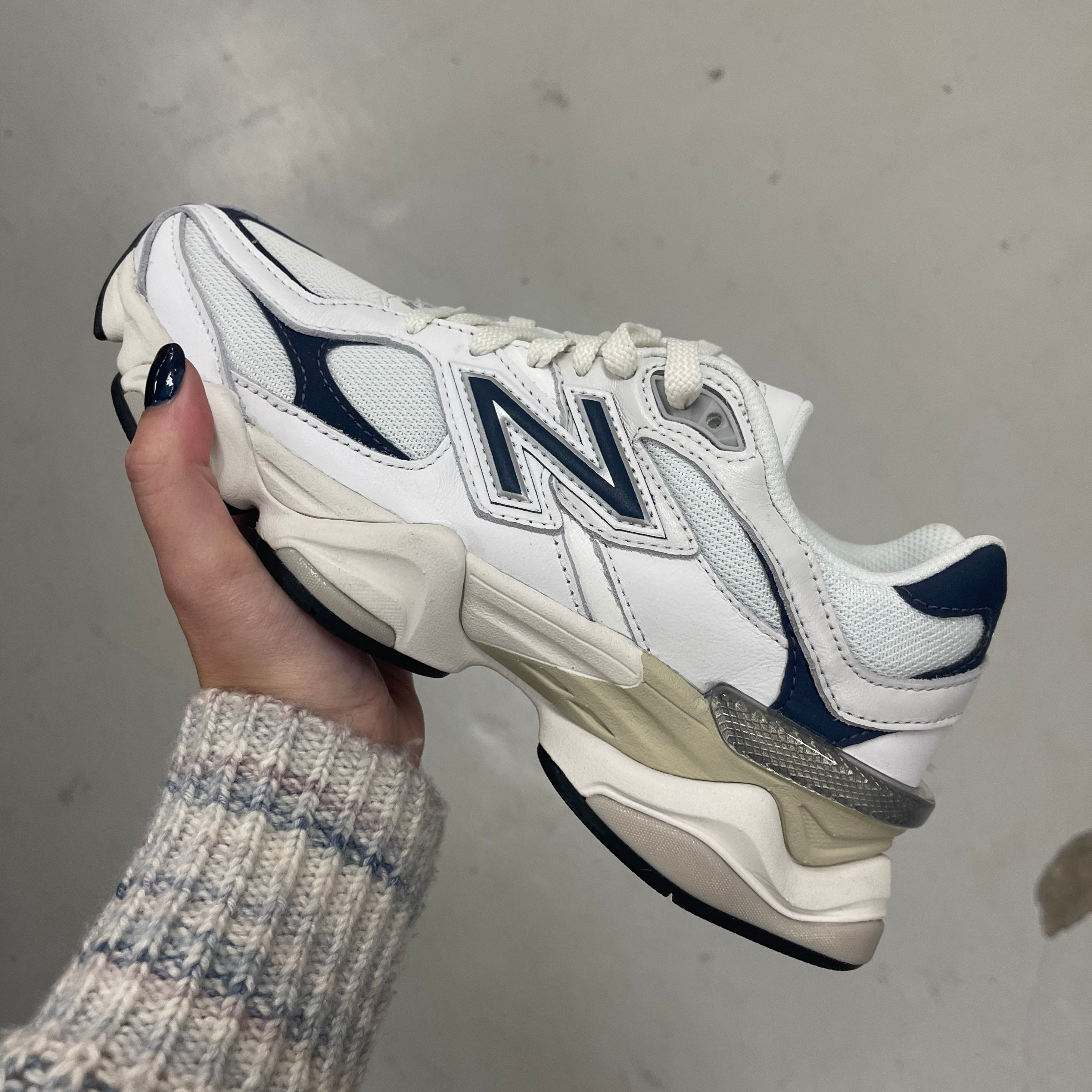 NEW BALANCE 9060 WHITE NAVY