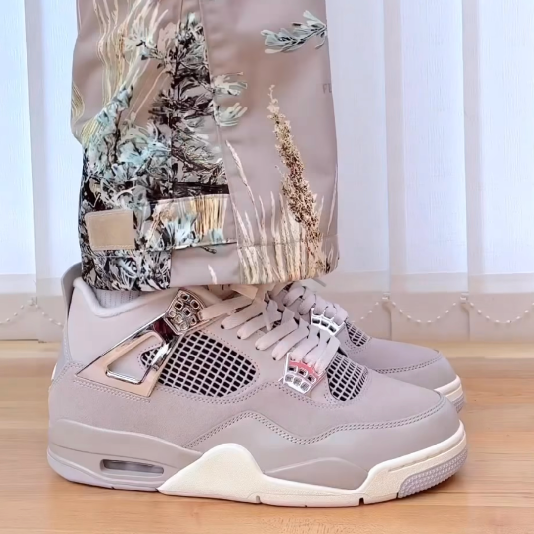 Nike Air Jordan 4 Frozen Moments