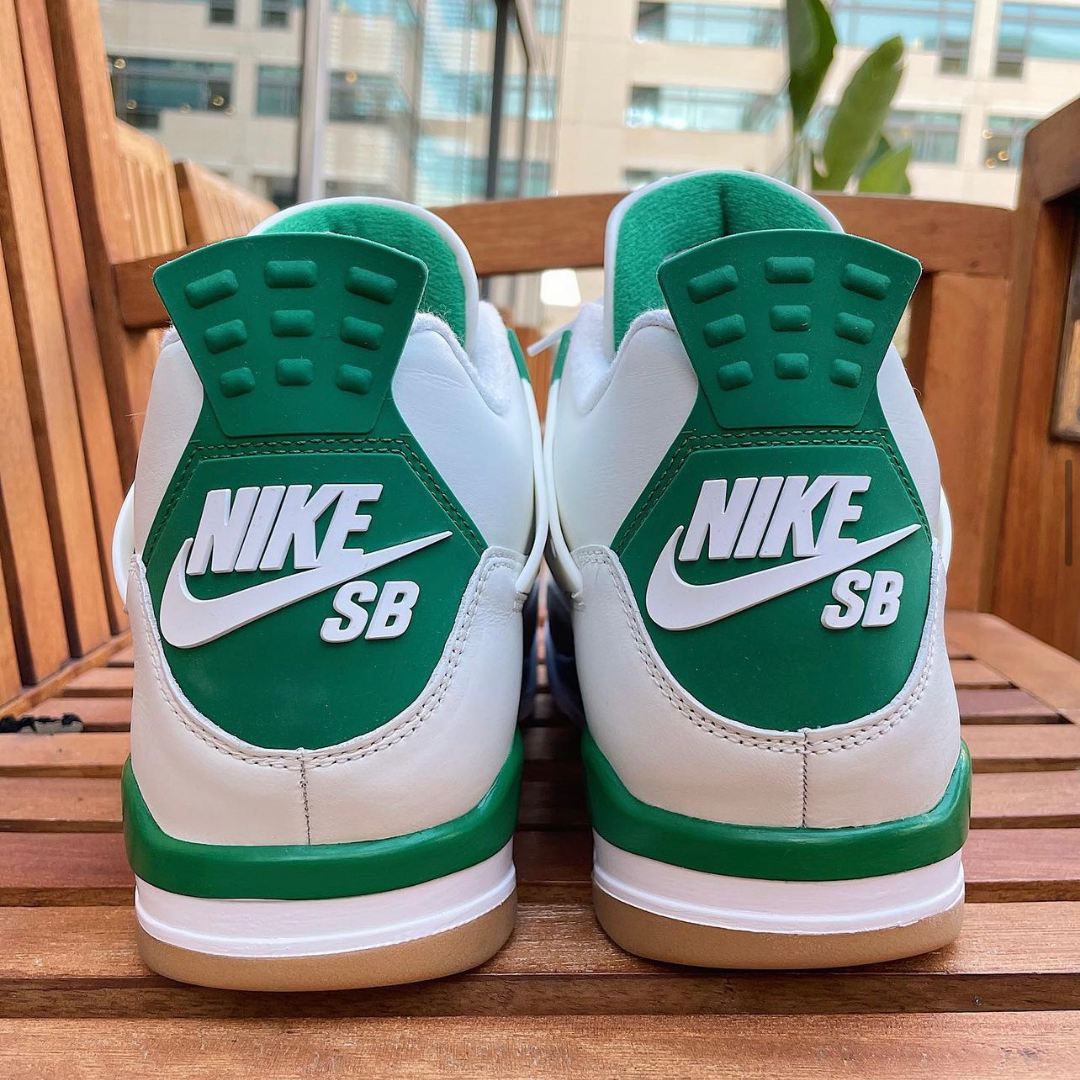 Nike SB x Air Jordan 4 Retro Pine Green