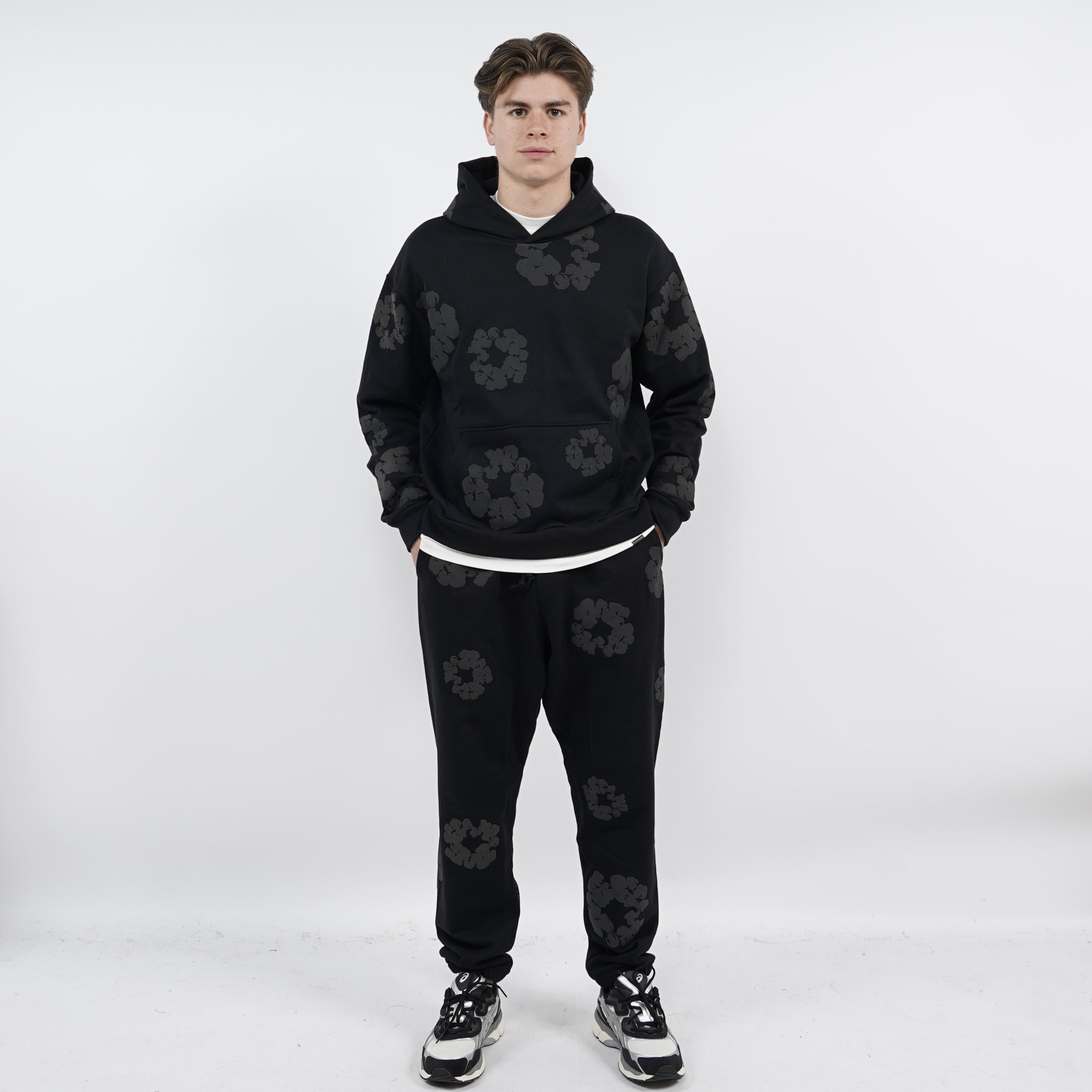 Denim Tears The Cotton Wreath Sweatpants Black Monochrome