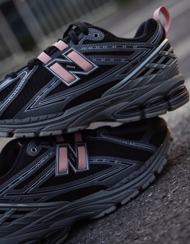 New Balance 1906R Black Pink Moon