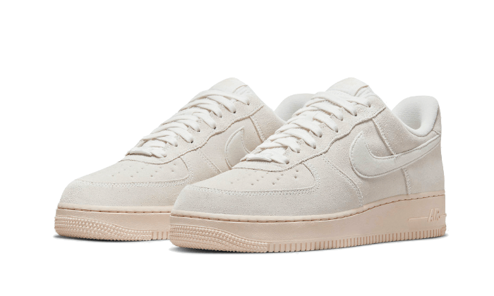 Air Force 1 Low Winter Premium Summit White - DO6730-100