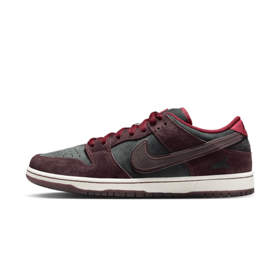 Nike SB Dunk Low Riot Skateshop