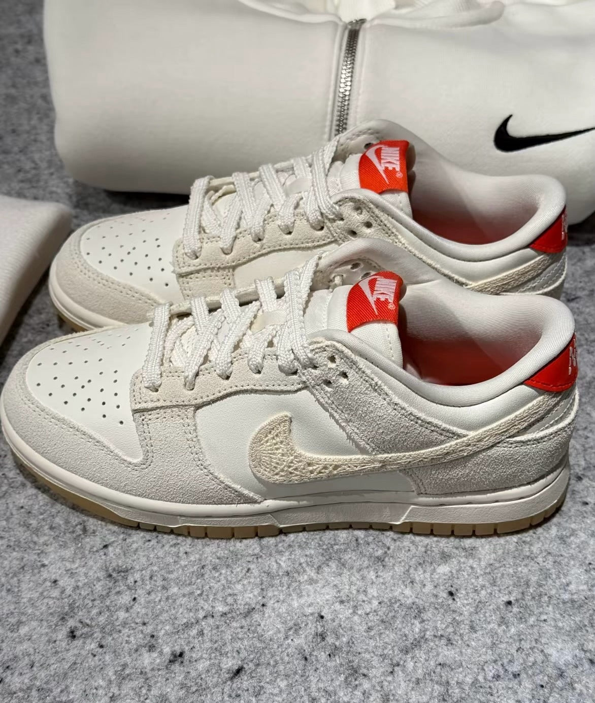 Nike Dunk Low Wmns "Friendship Knot