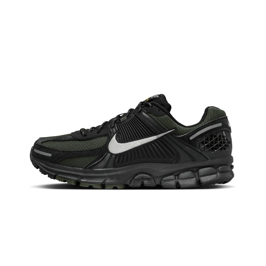 Nike Zoom Vomero 5
Black Sequoia