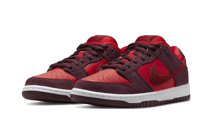 SB Dunk Low Cherry - DM0807-600