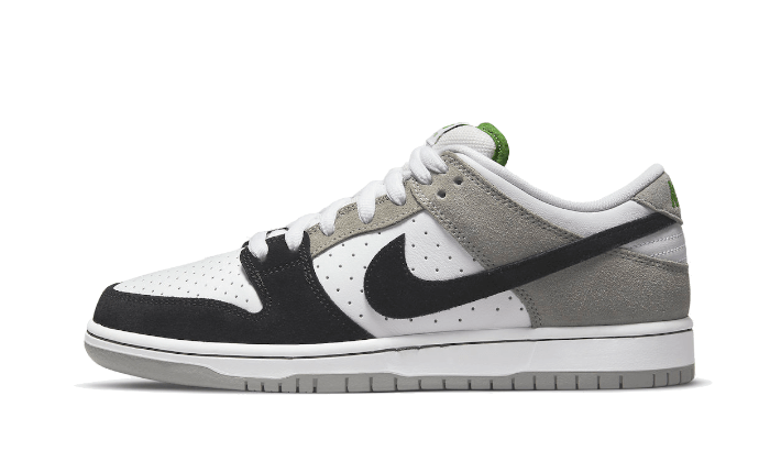 SB Dunk Low Chlorophyll - BQ6817-011