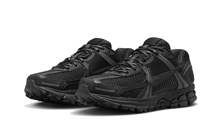 Vomero 5 Triple Black - BV1358-003